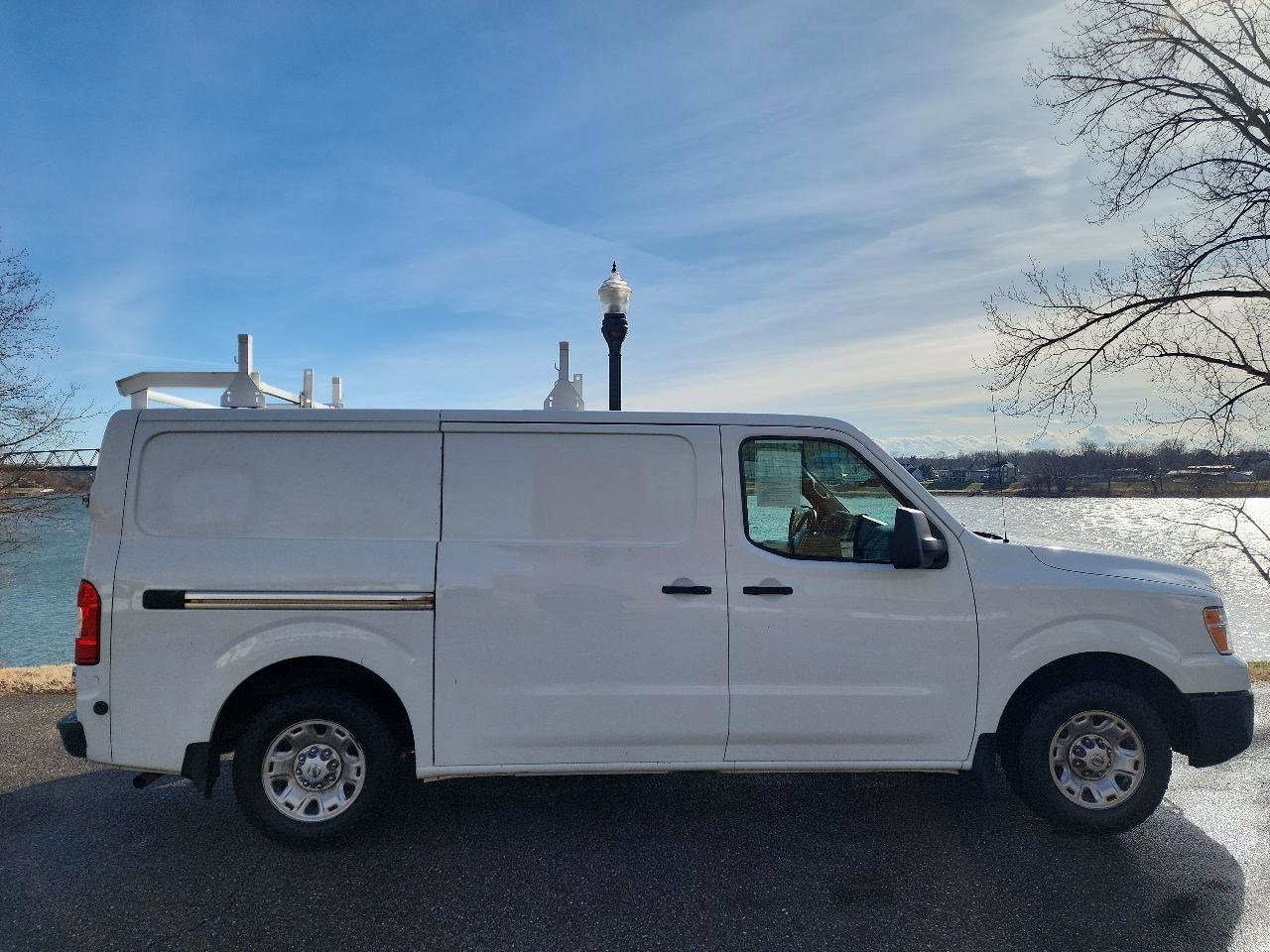 Used 2017 Nissan NV 2500 SV w/ Back Door Glass Package image 6
