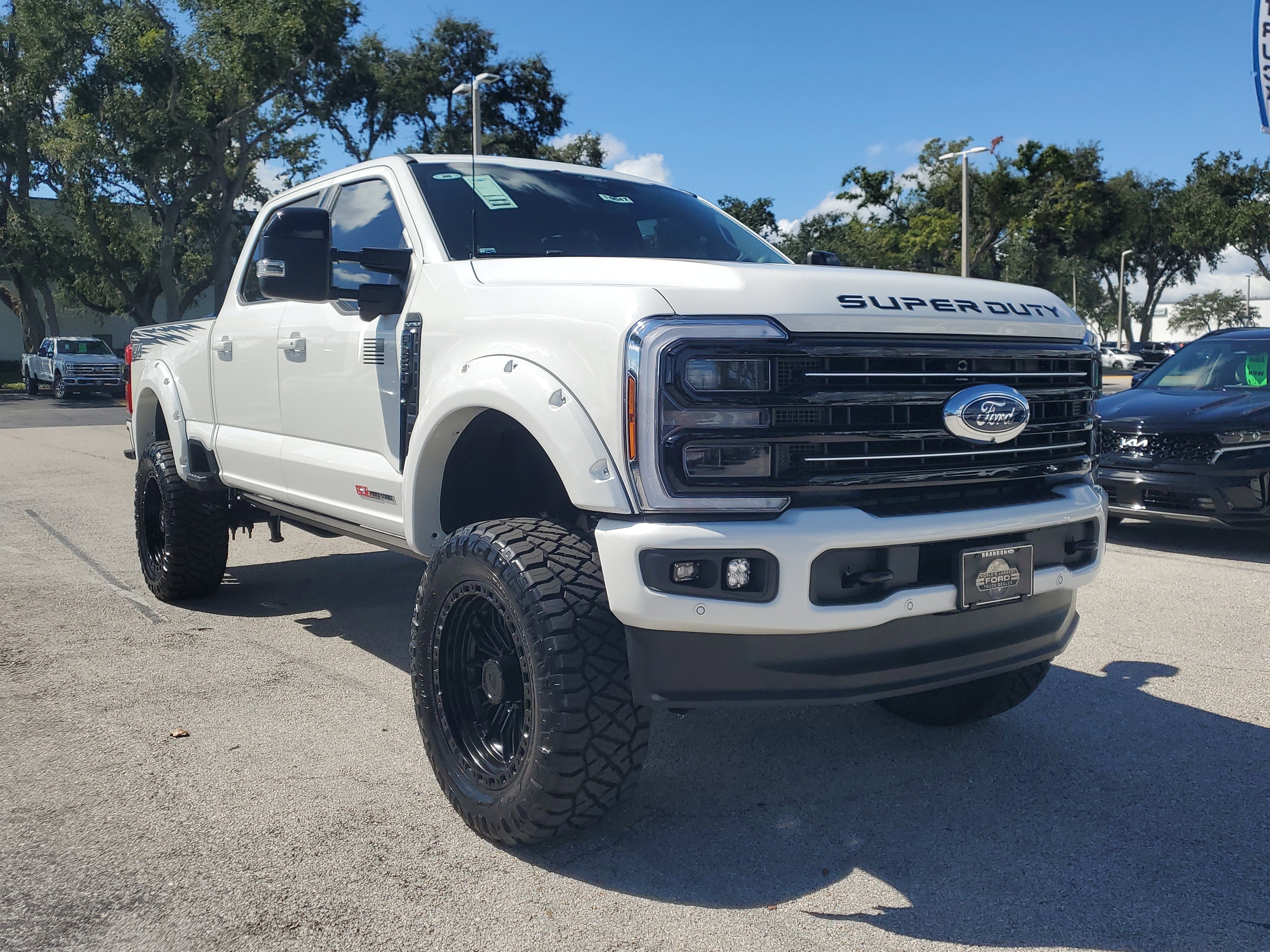 New 2026 Ford F350 Platinum w/ FX4 Off-Road Package image 2