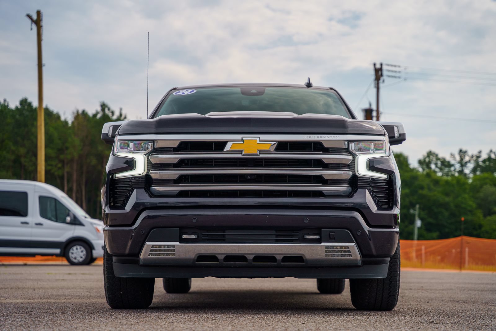 Used 2024 Chevrolet Silverado 1500 High Country w/ Technology Package AWD/4WD image 2