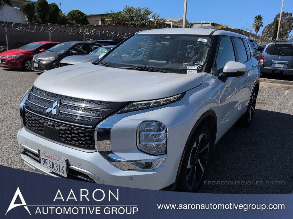 Used 2023 Mitsubishi Outlander SE