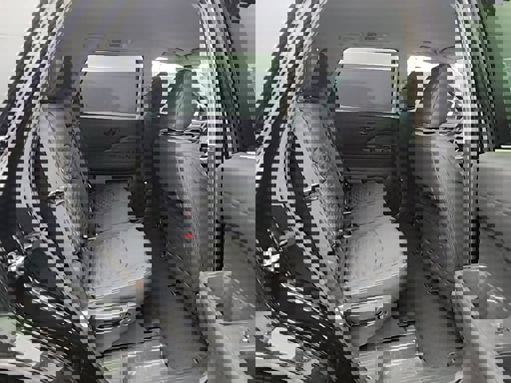 New 2025 Nissan Pathfinder S image 30