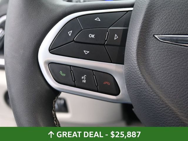 Used 2024 Chrysler Pacifica Touring-L image 35
