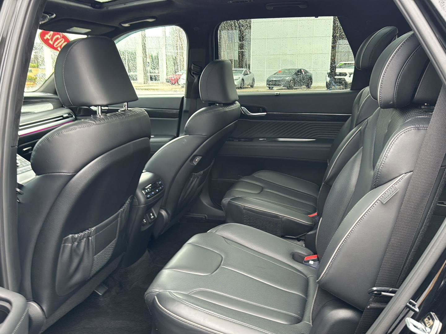 Used 2024 Hyundai Palisade Calligraphy image 9