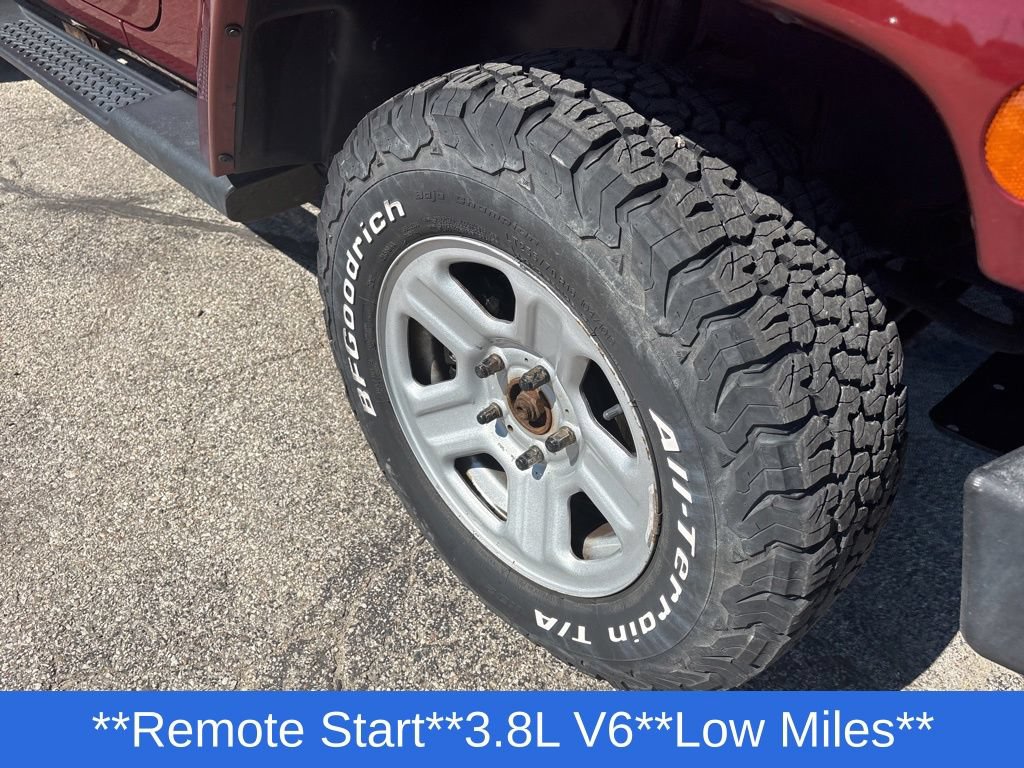 Used 2008 Jeep Wrangler Unlimited Sahara AWD/4WD image 19