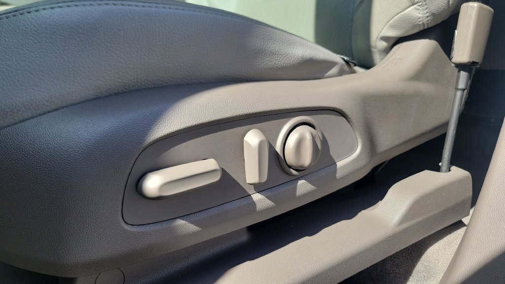Used 2019 Chevrolet Traverse LT FWD image 16