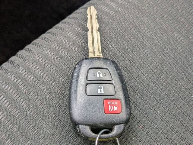 Used 2018 Toyota RAV4 LE image 26