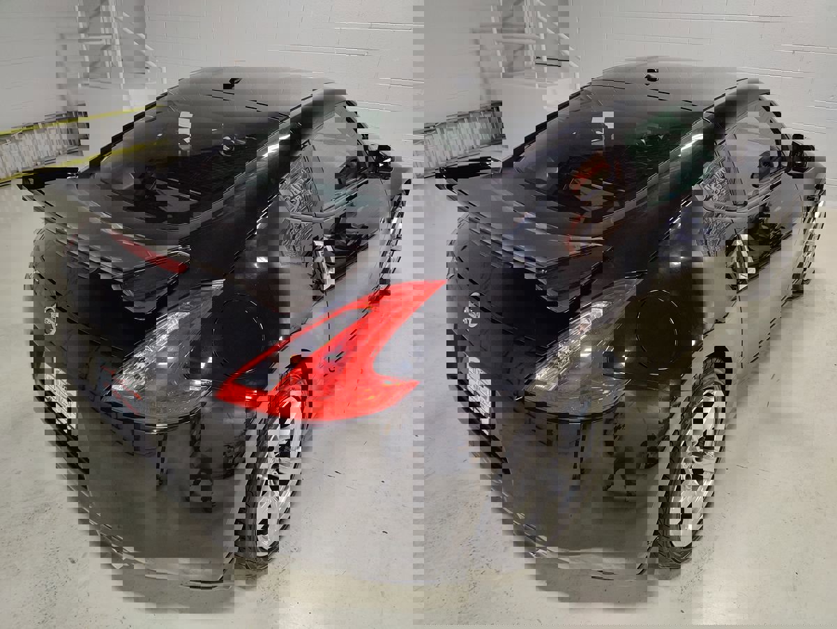 Used 2009 Nissan 370Z Touring image 6