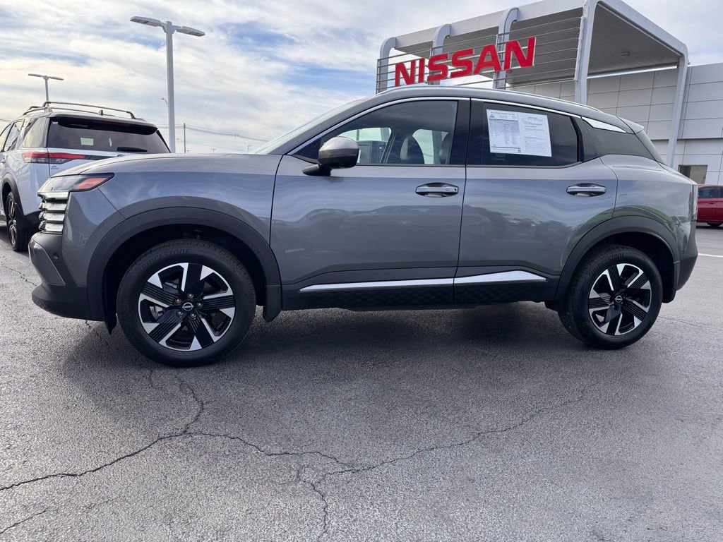 Used 2025 Nissan Kicks SR image 2