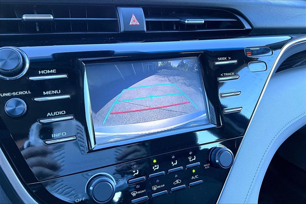 Used 2018 Toyota Camry LE FWD image 29