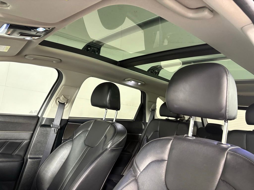 Used 2022 Kia Sorento SX image 17