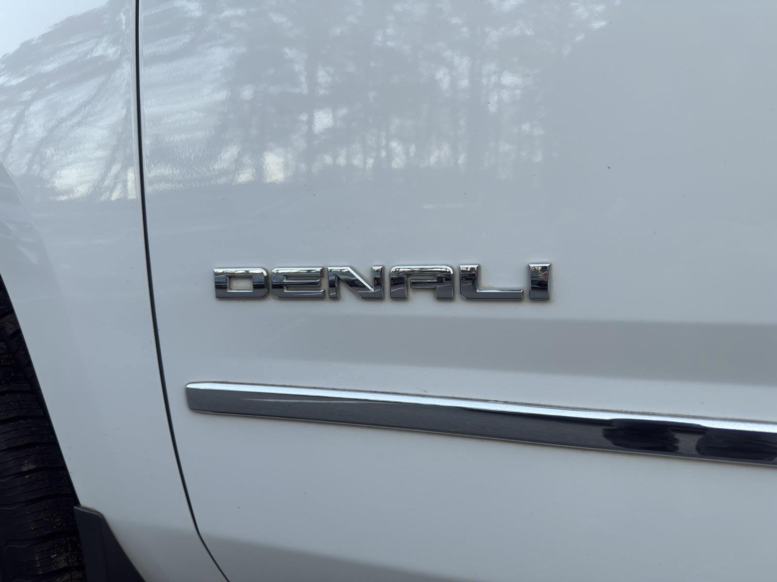 Used 2015 GMC Yukon Denali w/ Open Road Package image 15