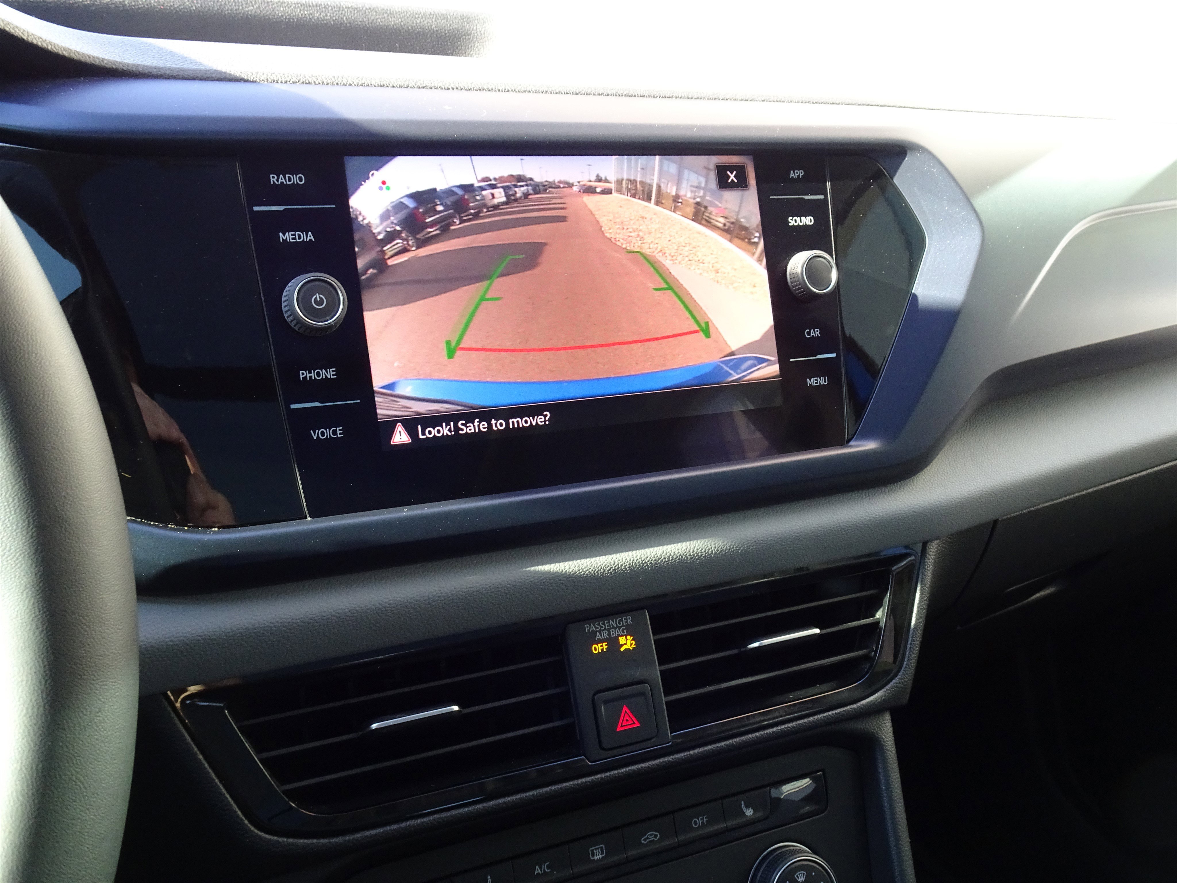 Used 2022 Volkswagen Taos SE w/ Panoramic Sunroof Package image 22