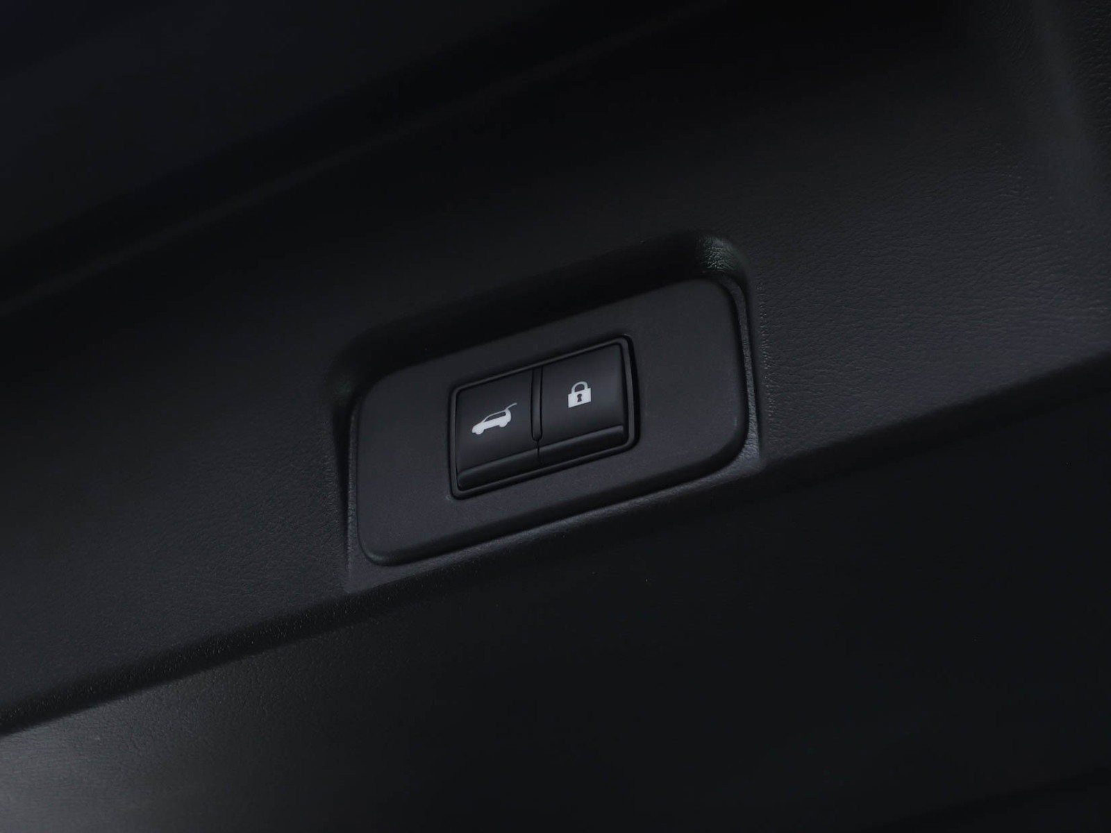 Used 2025 Nissan Rogue SV image 19