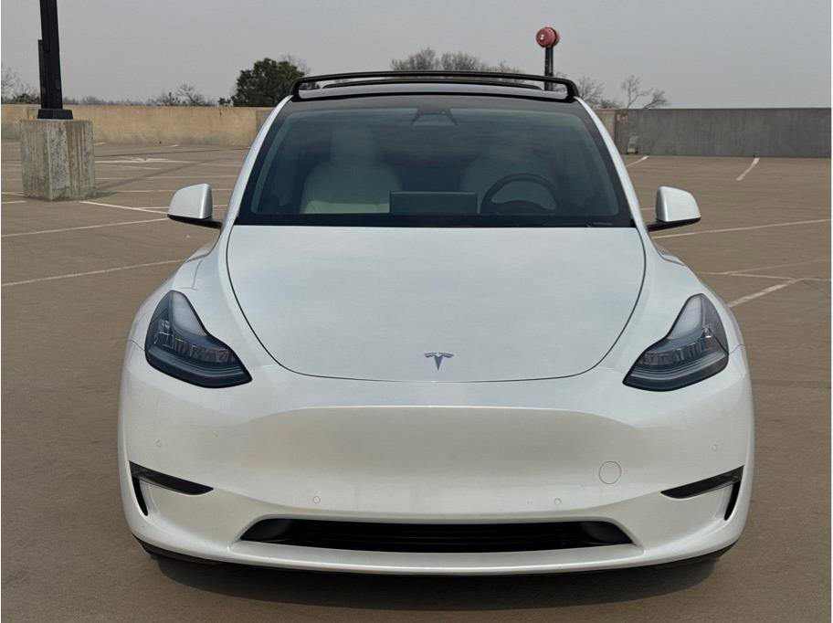 Used 2021 Tesla Model Y Long Range image 2