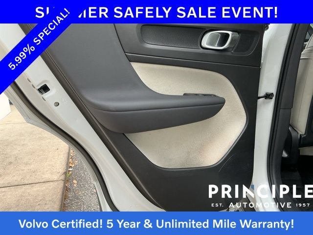Certified 2023 Volvo XC40 B5 Plus w/ Driver Assist Package AWD/4WD image 32
