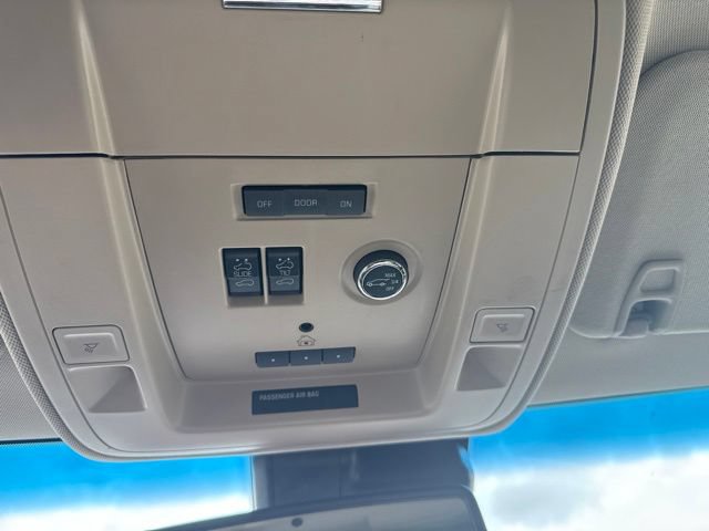 Used 2016 Chevrolet Suburban LTZ AWD/4WD image 30