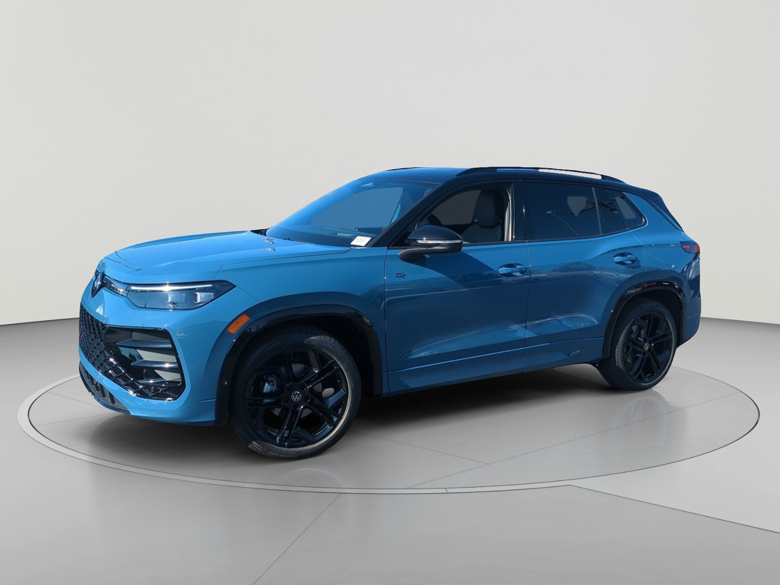New 2026 Volkswagen Tiguan SE R-Line FWD video 1
