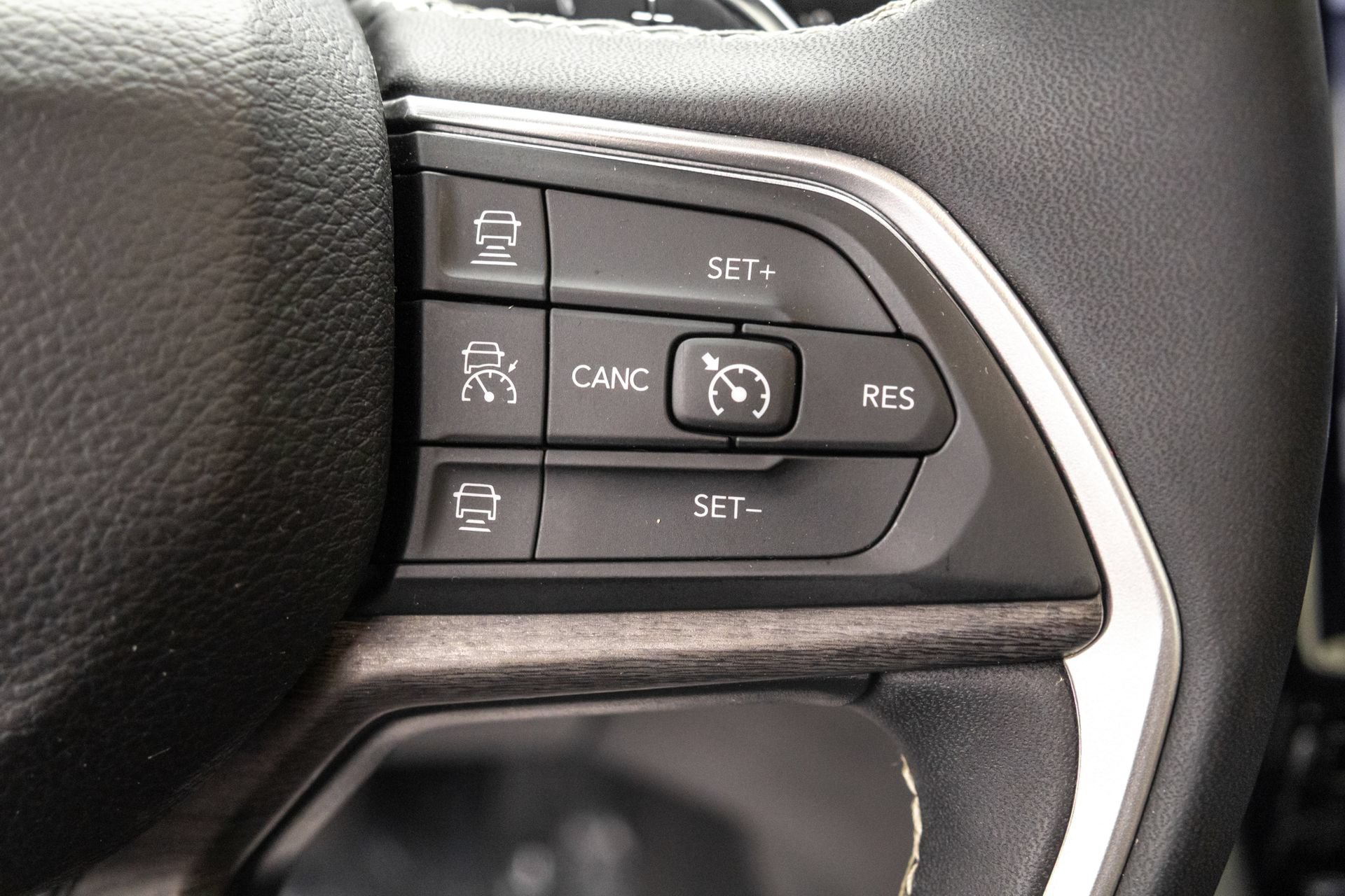 Used 2024 Jeep Grand Cherokee Limited 4xe AWD/4WD image 21