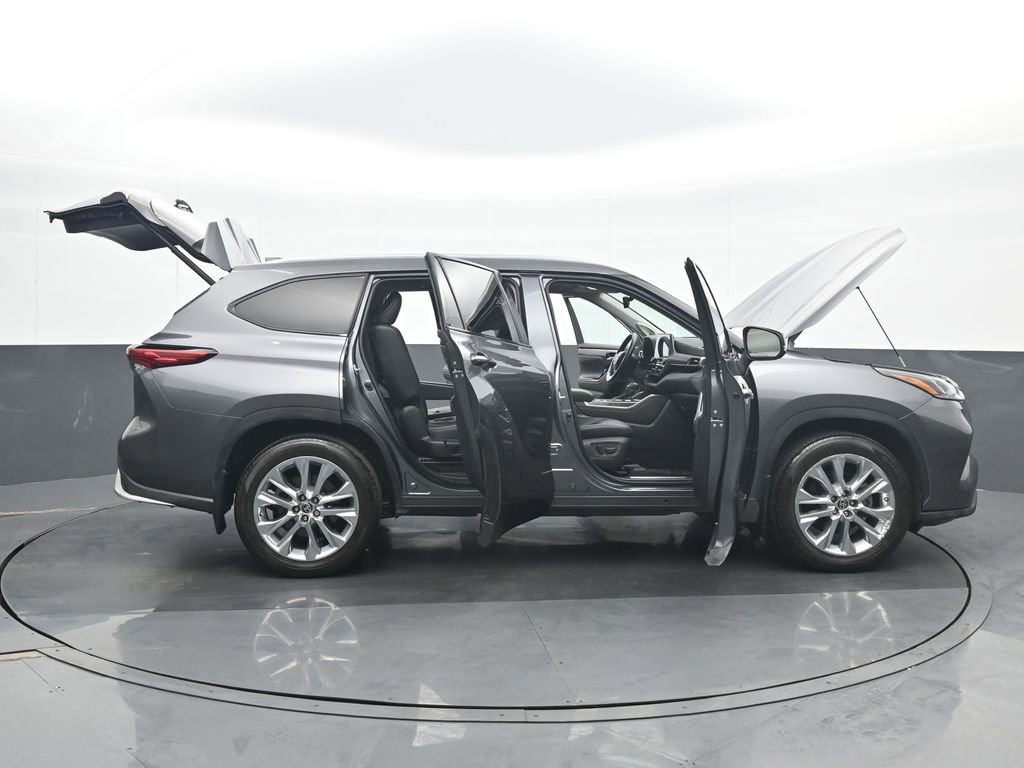 Used 2021 Toyota Highlander Limited AWD/4WD image 37