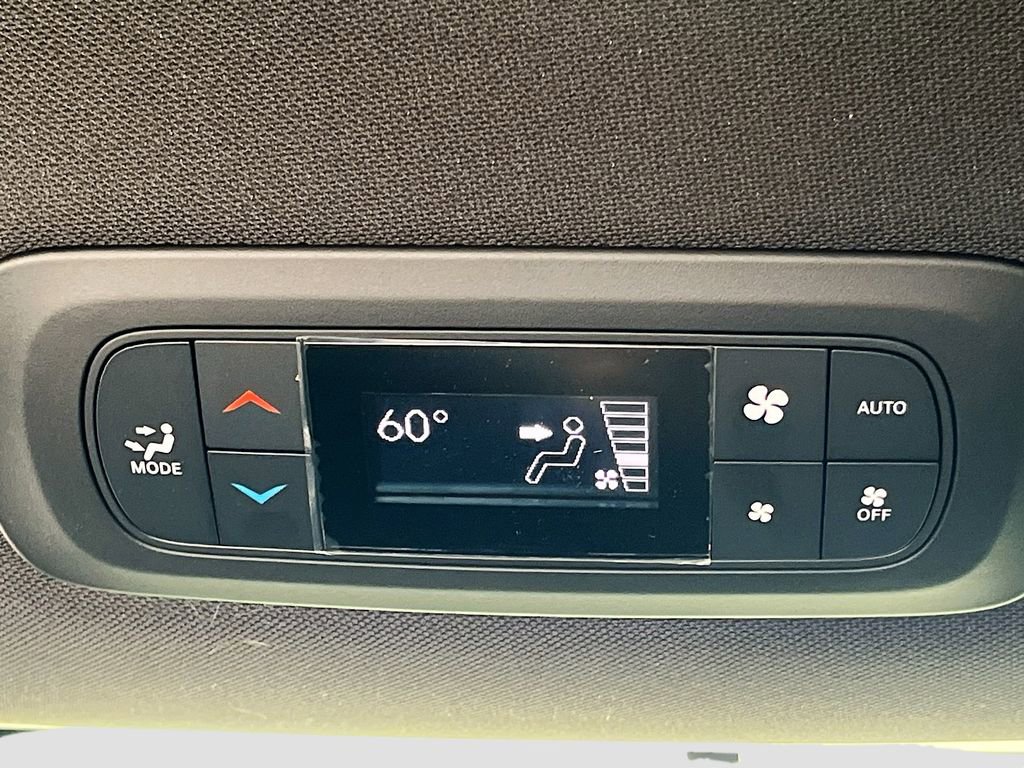 New 2026 Chrysler Pacifica Select FWD image 24