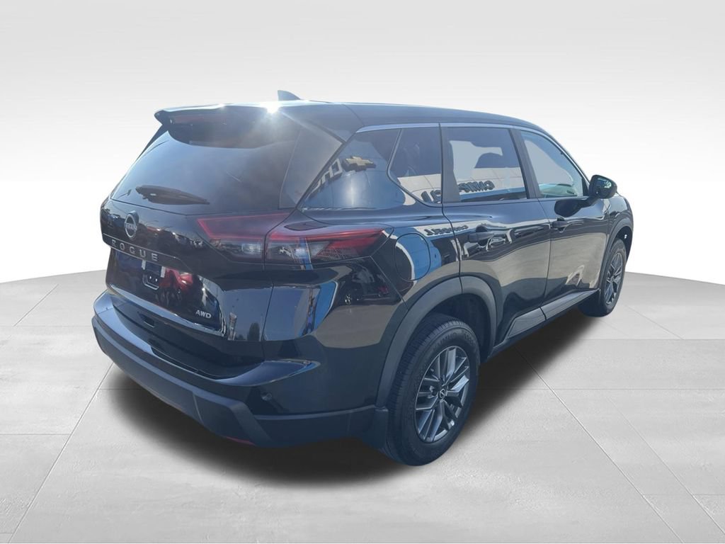 Used 2025 Nissan Rogue S AWD/4WD image 11