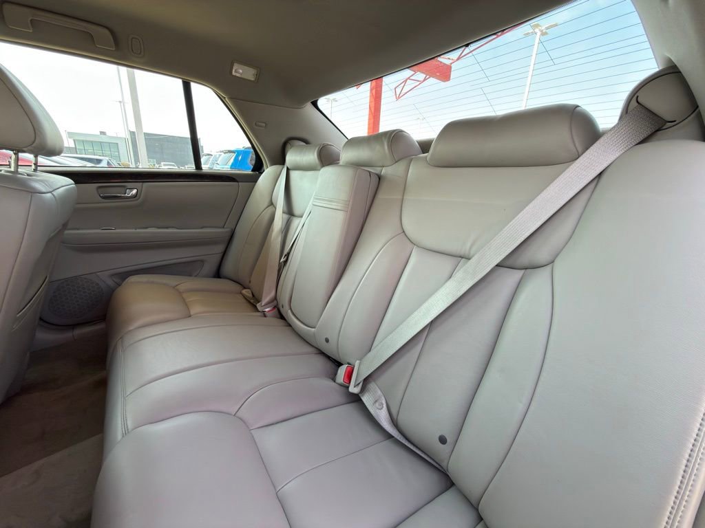 Used 2009 Cadillac DTS w/ Trunk Convenience Package FWD image 27