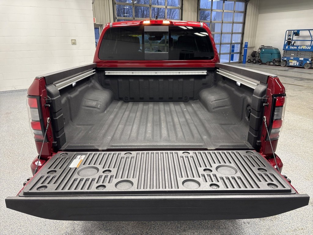 Used 2024 Nissan Frontier SL image 31