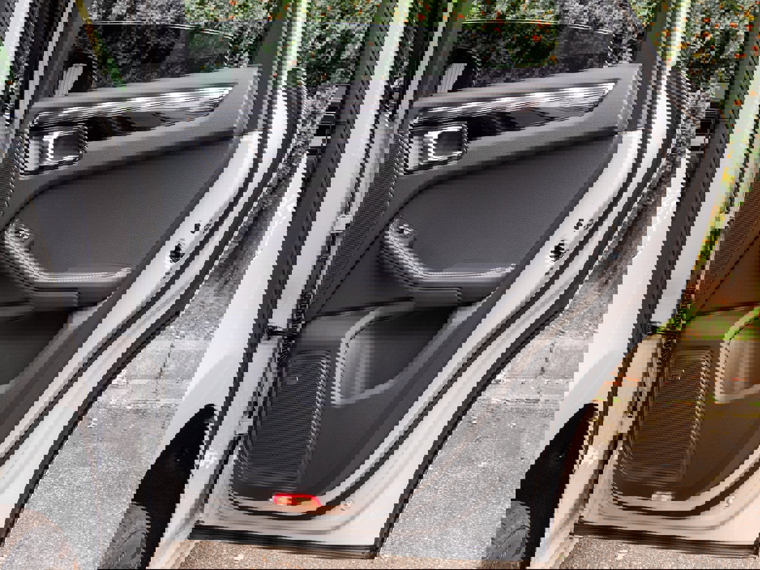 New 2026 Porsche Macan Turbo image 42