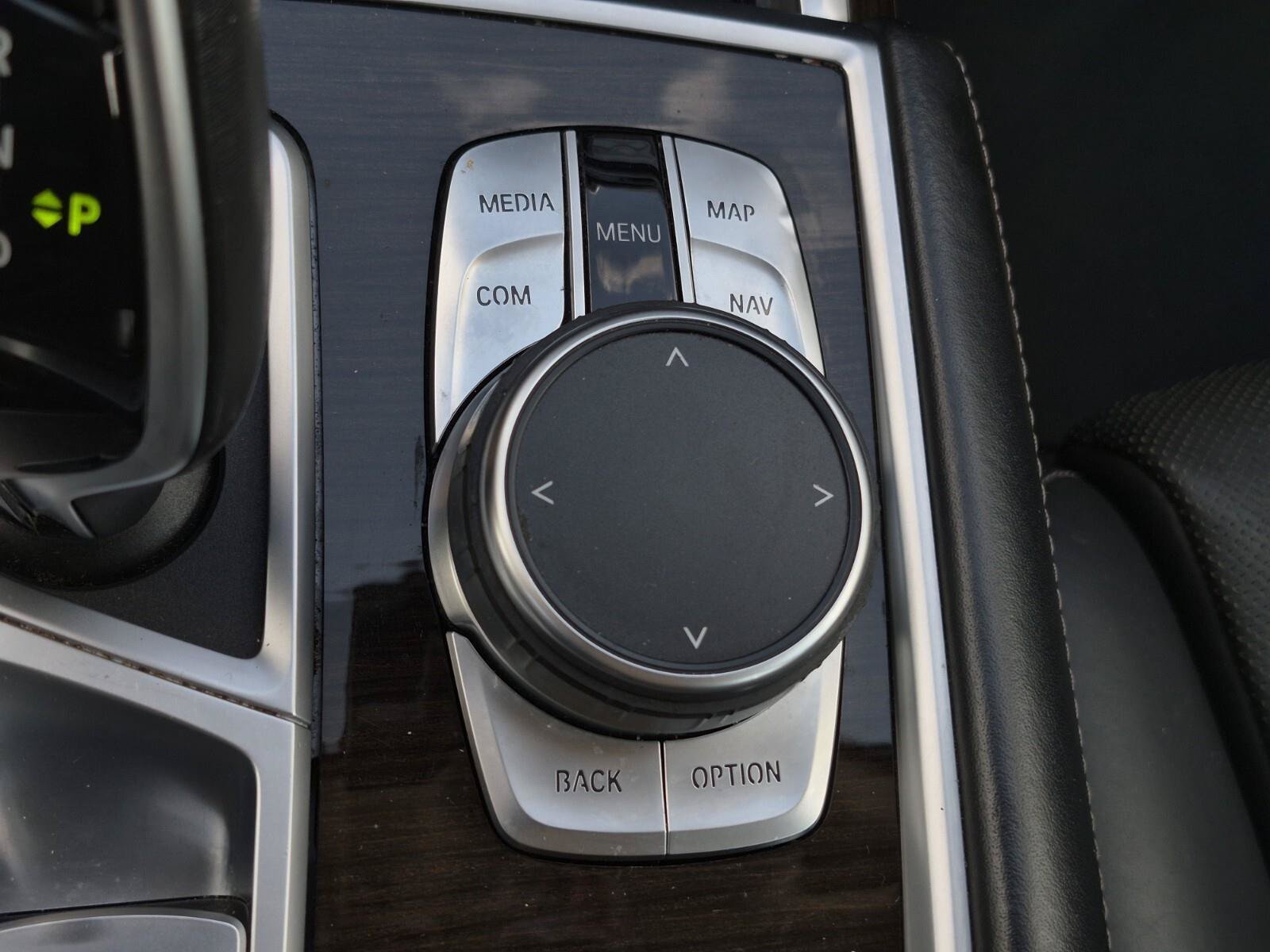 Used 2021 BMW 740i w/ Premium Package RWD image 30