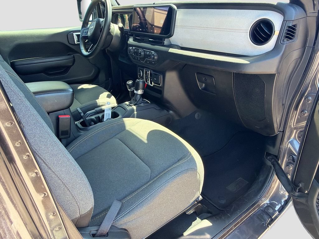 Used 2024 Jeep Wrangler Unlimited Sport AWD/4WD image 13