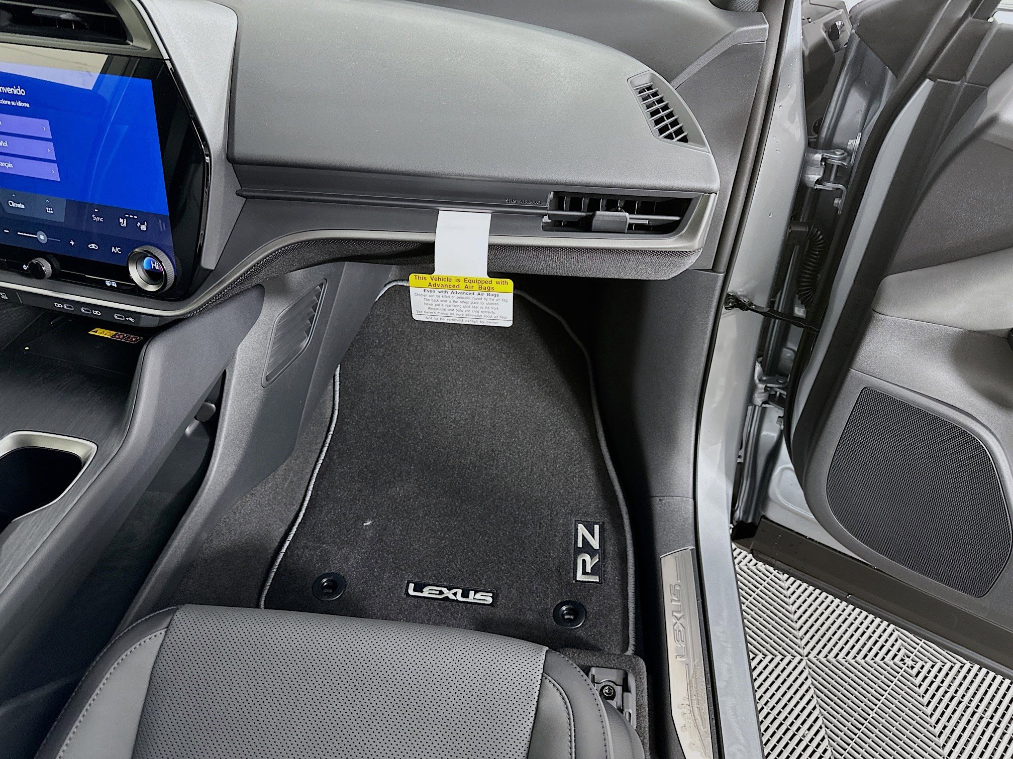 New 2026 Lexus RZ 450e AWD image 33