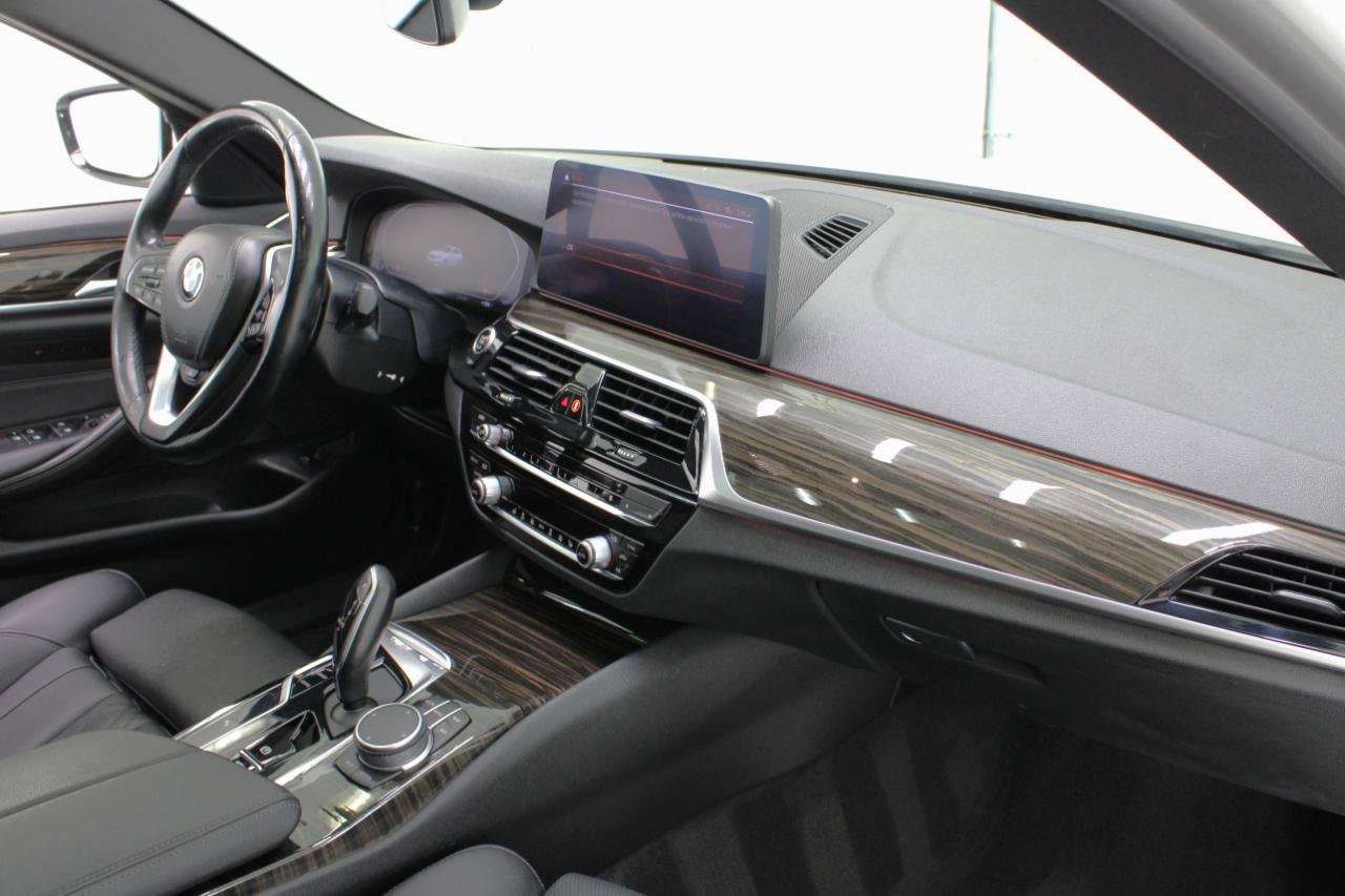 Used 2021 BMW 530i w/ Convenience Package RWD image 46