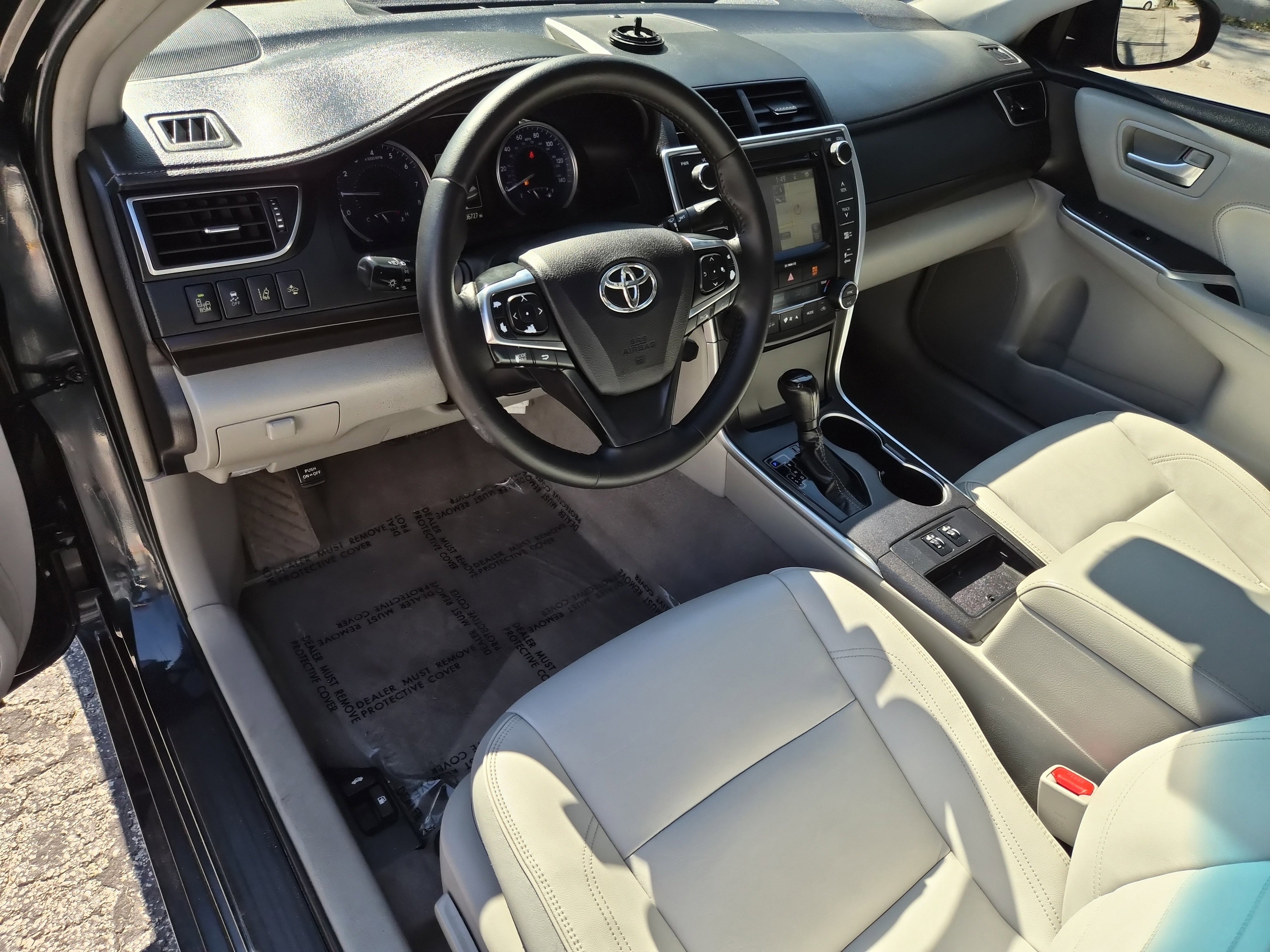 Used 2016 Toyota Camry XLE w/ Moonroof Package image 19