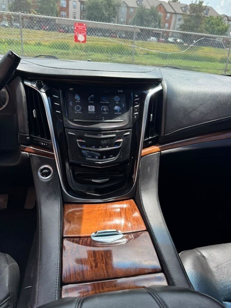Used 2016 Cadillac Escalade Premium AWD/4WD image 15