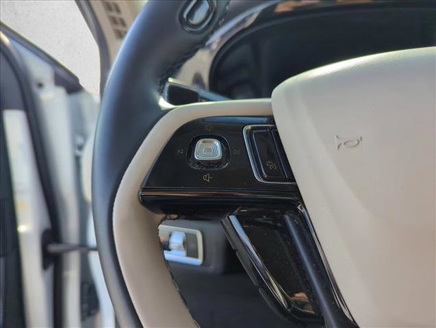 Used 2025 Lincoln Corsair Grand Touring w/ Equipment Group 301A image 17