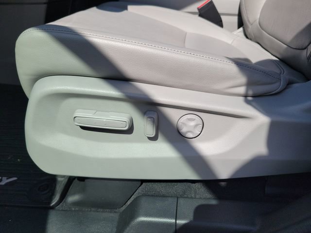 Certified 2024 Honda Odyssey Touring image 17