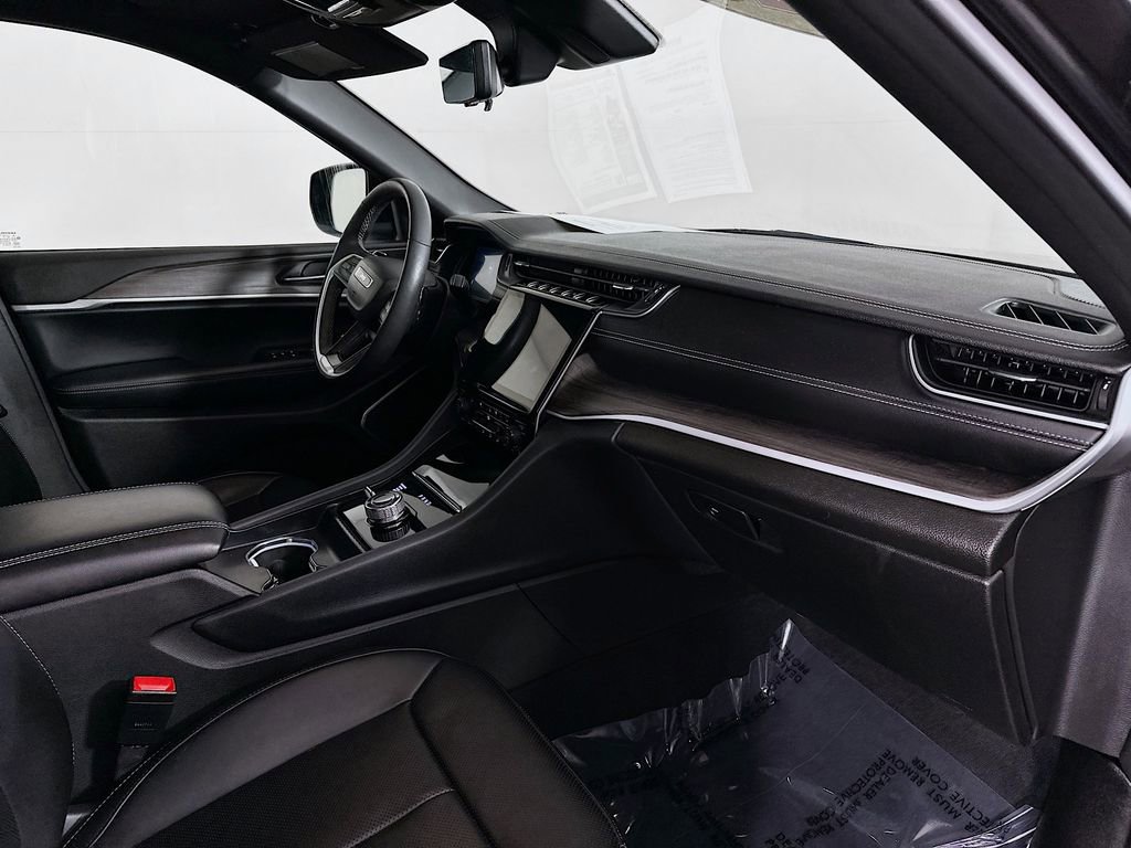 Certified 2025 Jeep Grand Cherokee Limited w/ Luxury Tech Group II image 42