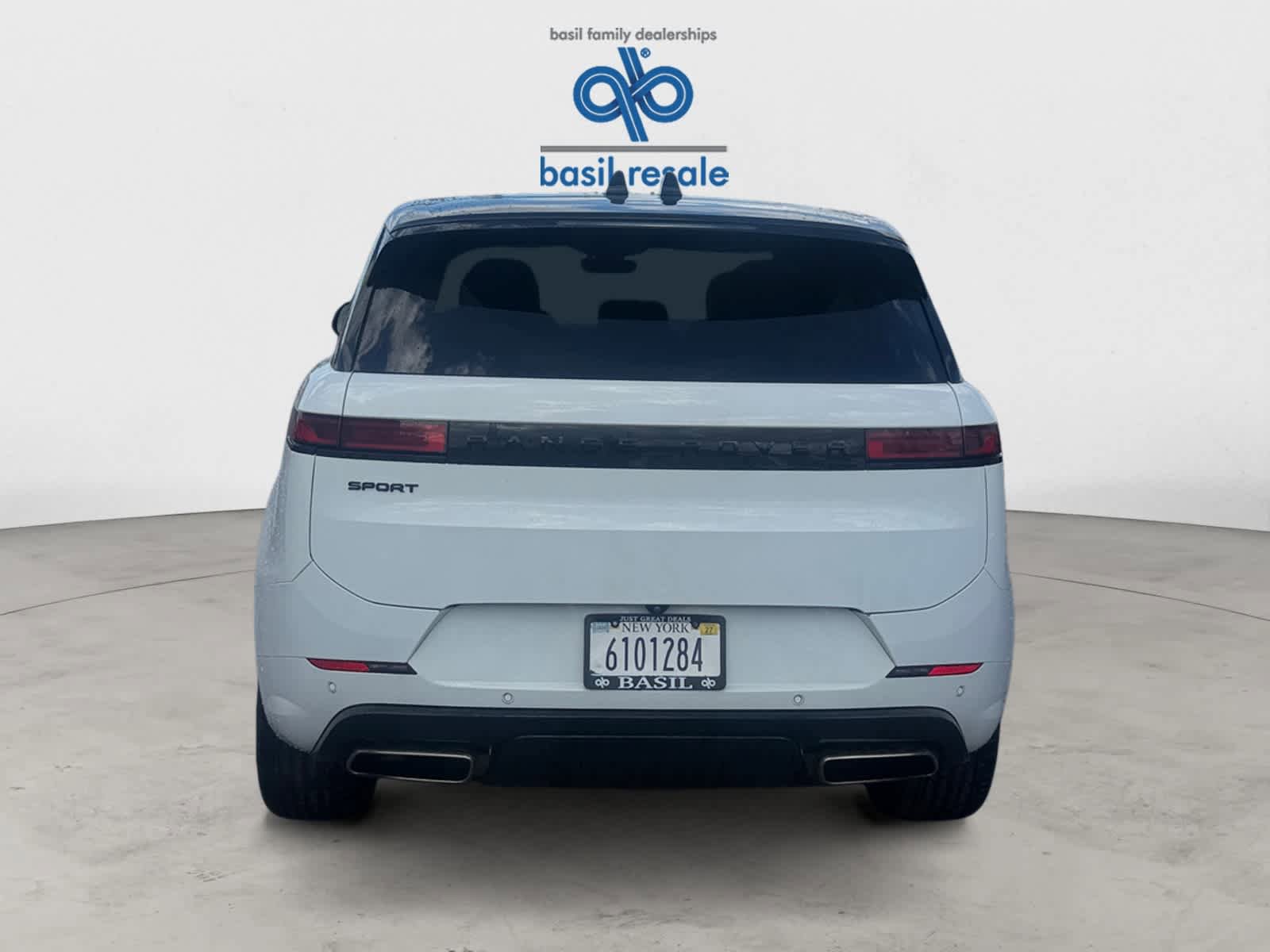 Used 2024 Land Rover Range Rover Sport Dynamic SE AWD/4WD image 9
