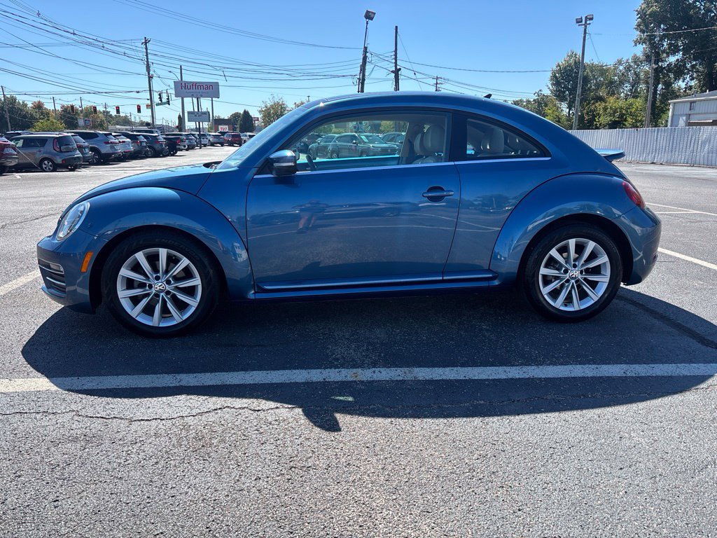 Used 2019 Volkswagen Beetle 2.0T SE FWD image 4