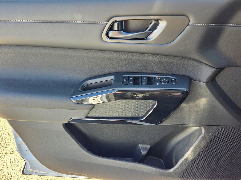 New 2026 Nissan Pathfinder SV image 27