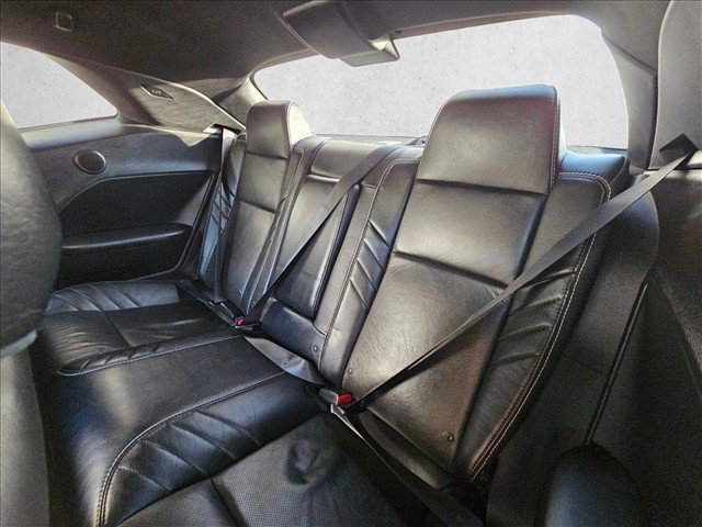 Used 2016 Dodge Challenger SRT RWD image 16
