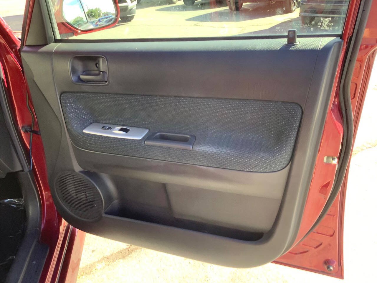 Used 2006 Scion xB FWD image 31
