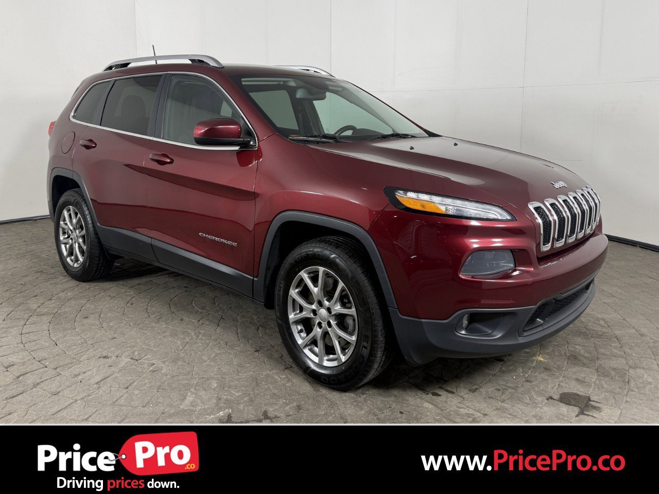 Used 2018 Jeep Cherokee Latitude Plus w/ Cold Weather Group image 1