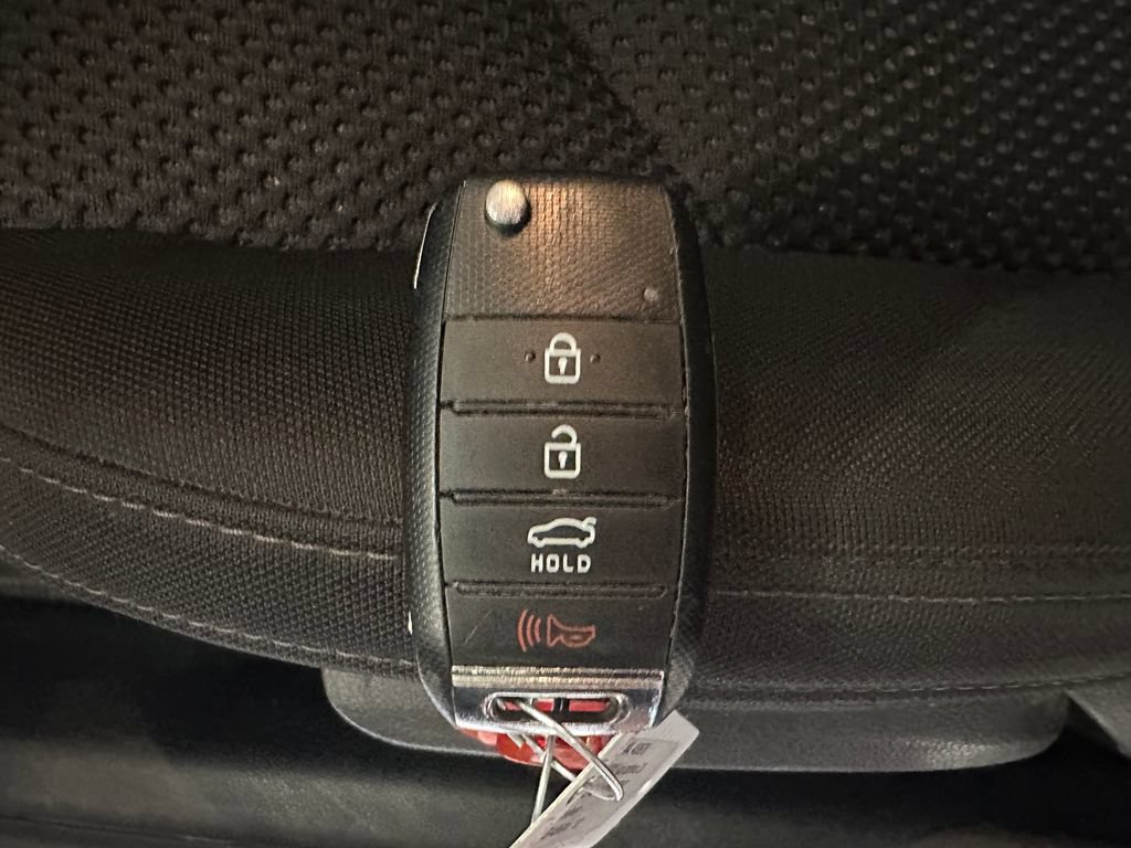 Used 2020 Kia Optima LX FWD image 17