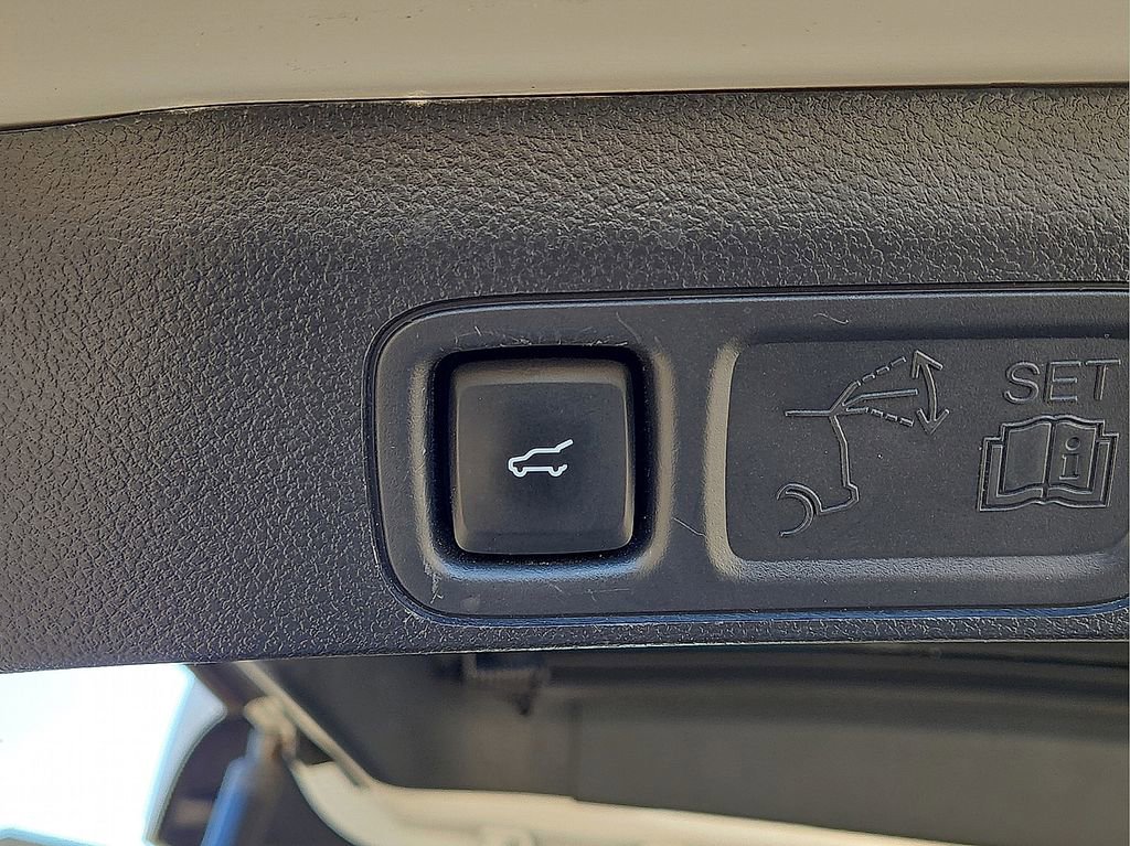 Used 2024 Ford Expedition Limited image 14