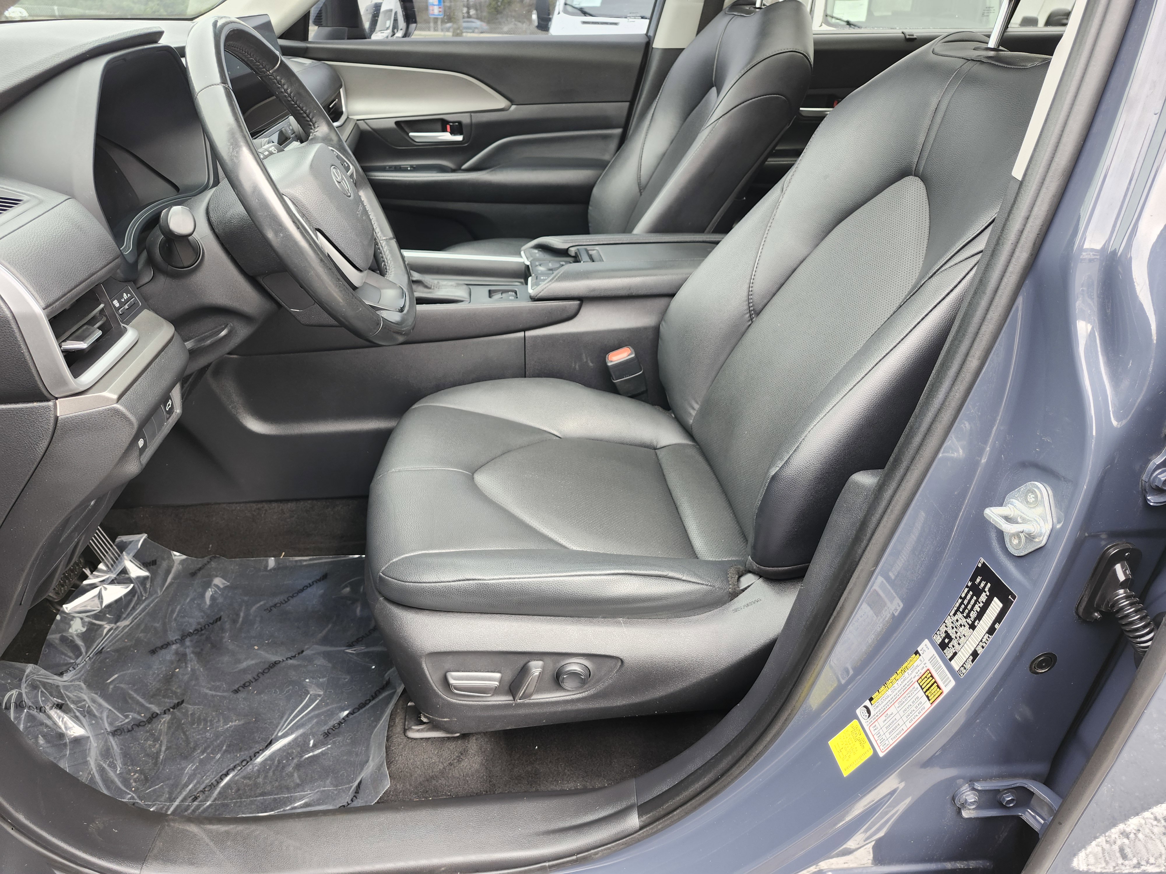 Used 2024 Toyota Grand Highlander Limited image 28