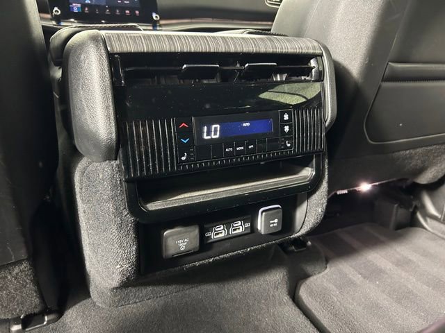 Used 2023 Jeep Wagoneer L Series III w/ Convenience Group I AWD/4WD image 34