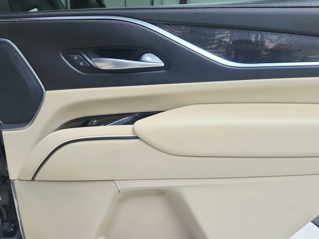 Used 2021 Cadillac Escalade Premium Luxury AWD/4WD image 54