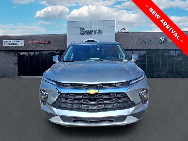 Used 2025 Chevrolet Blazer LT w/ Convenience Package image 2