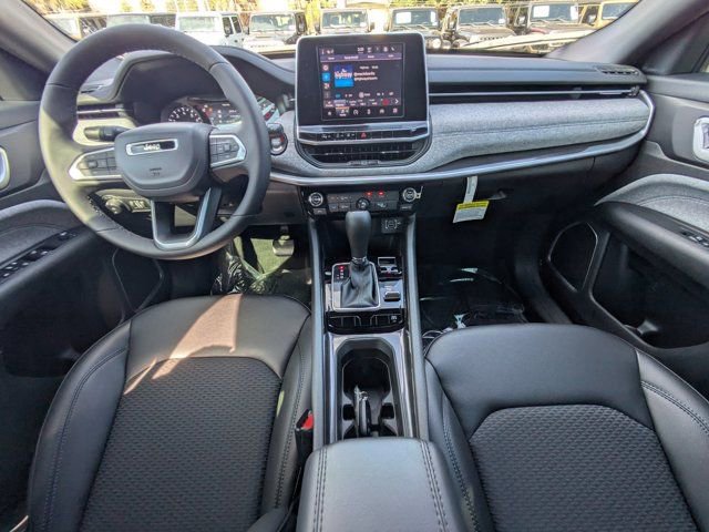 New 2026 Jeep Compass Latitude image 13